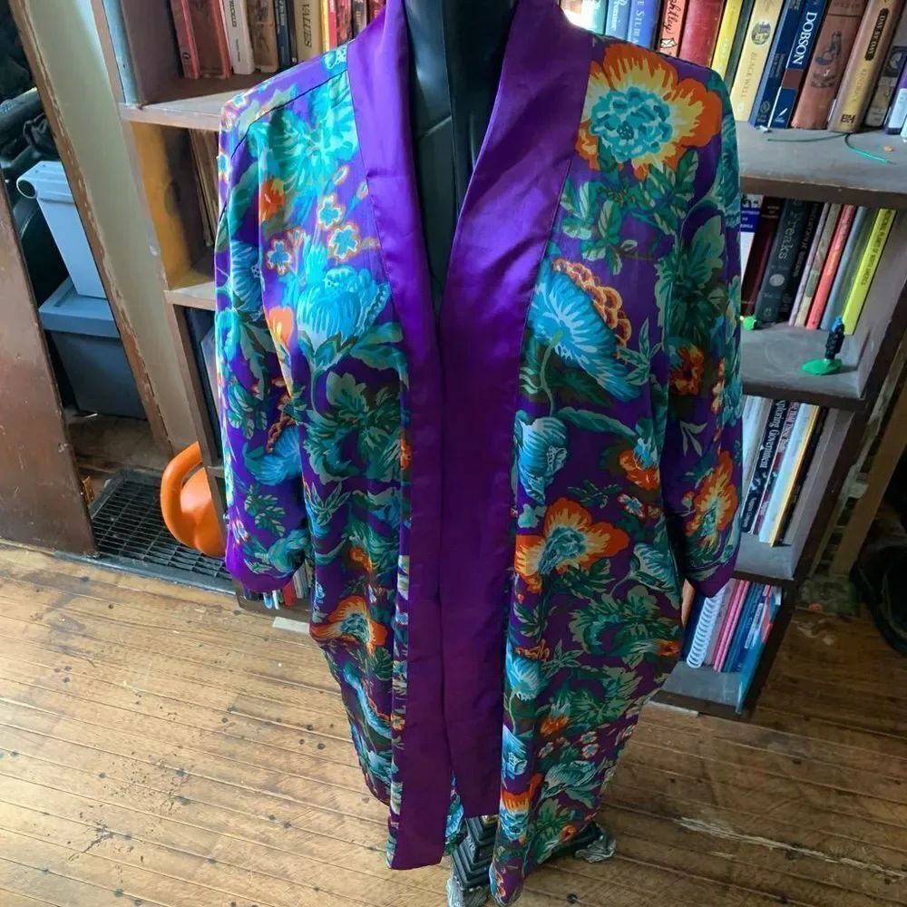 Victoria’s Secret vintage gold label purple floral satiny size 14 robe